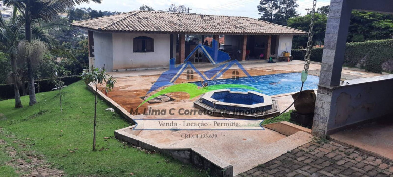 Chácara com 4 Quartos à Venda, 2.384 m² em Vale Dos Pinheiros - Atibaia