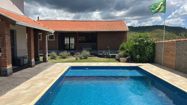 Casa com 2 Quartos à Venda, 372 m² em Caldas