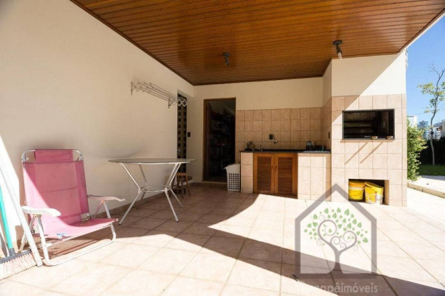 Imagem Casa com 5 Quartos à Venda, 330 m² em Itacorubi - Florianópolis Imagem Casa com 5 Quartos à Venda, 330 m² em Itacorubi - Florianópolis