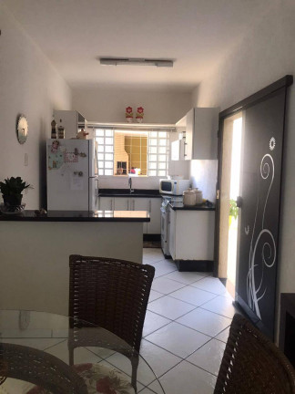 Imagem Casa com 3 Quartos à Venda, 300 m² em Jardim Santa Alice - Arapongas Imagem Casa com 3 Quartos à Venda, 300 m² em Jardim Santa Alice - Arapongas