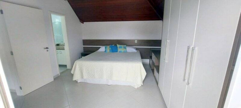 Imagem Casa com 4 Quartos à Venda, 230 m² em Peruíbe