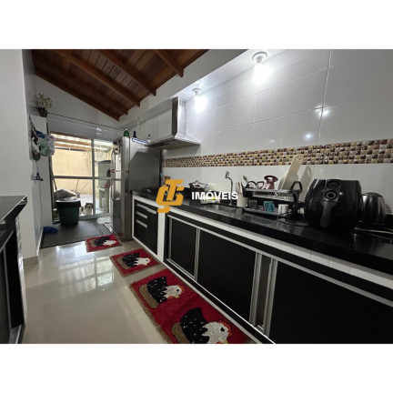 Imagem Casa com 3 Quartos à Venda, 288 m² em Monte Alegre - Camboriú Imagem Casa com 3 Quartos à Venda, 288 m² em Monte Alegre - Camboriú