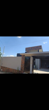 Imagem Casa com 3 Quartos à Venda, 200 m² em Goiânia Imagem Casa com 3 Quartos à Venda, 200 m² em Goiânia