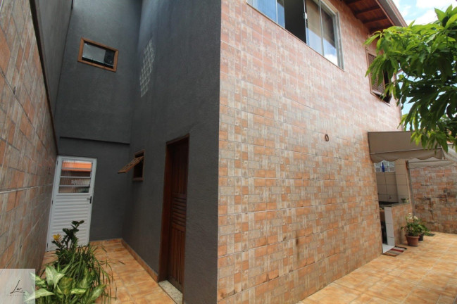 Imagem Casa com 3 Quartos à Venda, 191 m² em Jardim Regina - Indaiatuba Imagem Casa com 3 Quartos à Venda, 191 m² em Jardim Regina - Indaiatuba