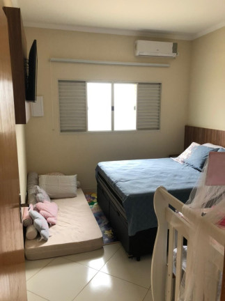 Imagem Sobrado com 3 Quartos à Venda, 210 m² em Santana - Pindamonhangaba