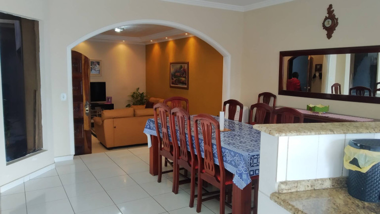 Imagem Casa com 5 Quartos à Venda,  em Eldorado - Diadema