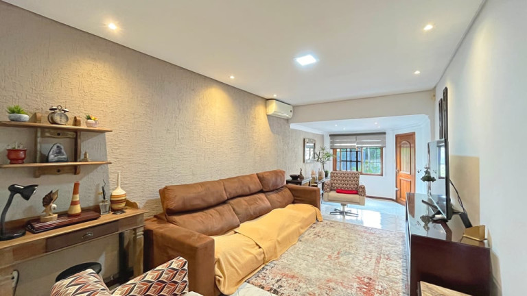 Imagem Casa com 3 Quartos à Venda, 156 m² em Vila Nova - Porto Alegre
