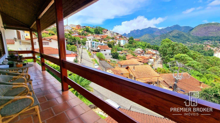 Imagem Casa com 4 Quartos à Venda, 167 m² em Fazendinha - Teresópolis