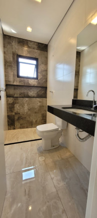 Imagem Sobrado com 4 Quartos à Venda, 200 m² em Villas Do Jaguari - Santana De Parnaíba