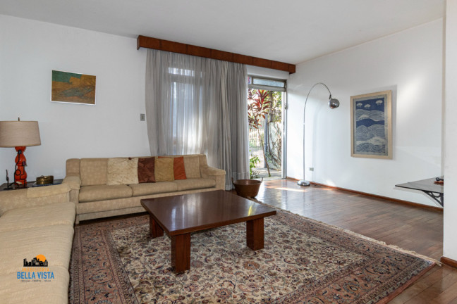 Casa com 5 Quartos à Venda,  em Moema - São Paulo