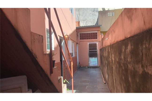 Imagem Casa com 2 Quartos à Venda, 190 m² em Jardim Moreira - Guarulhos Imagem Casa com 2 Quartos à Venda, 190 m² em Jardim Moreira - Guarulhos