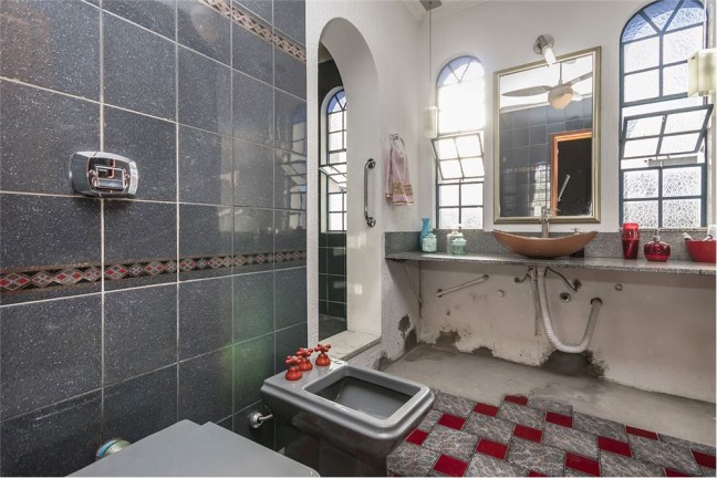 Imagem Casa com 6 Quartos à Venda,  em Jardim Itu - Porto Alegre