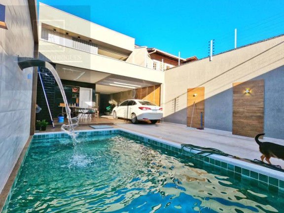Casa com 4 Quartos à Venda, 200 m² em Sapiranga - Fortaleza