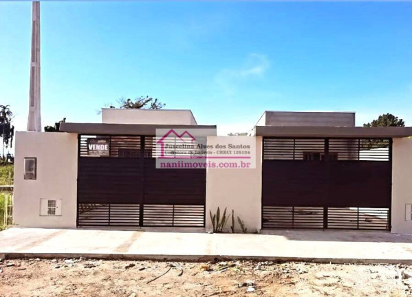 Casa com 3 Quartos à Venda, 154 m² em Balneário Dos Golfinhos - Caraguatatuba