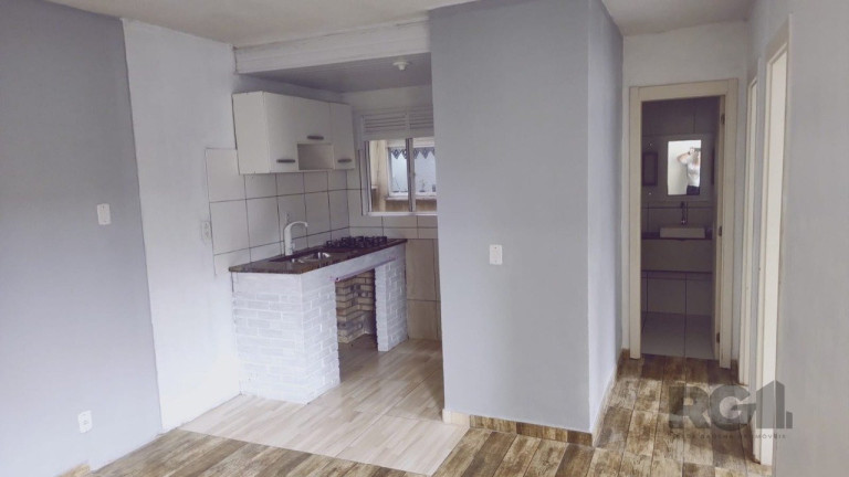 Apartamento com 2 Quartos à Venda,  em Restinga - Porto Alegre