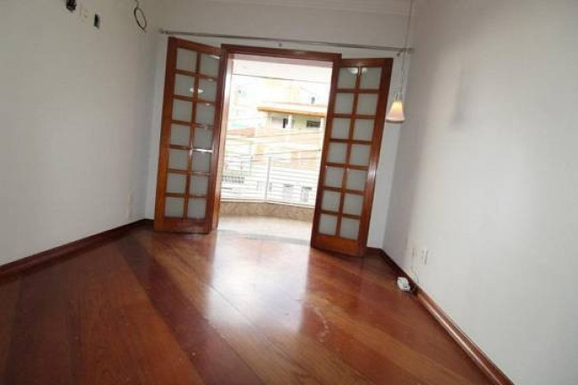 Imagem Sobrado com 3 Quartos à Venda, 210 m² em Vila Camilópolis - Santo André