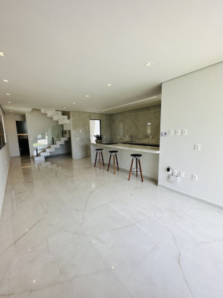 Imagem Casa com 3 Quartos à Venda, 118 m² em Timbu - Eusébio Imagem Casa com 3 Quartos à Venda, 118 m² em Timbu - Eusébio