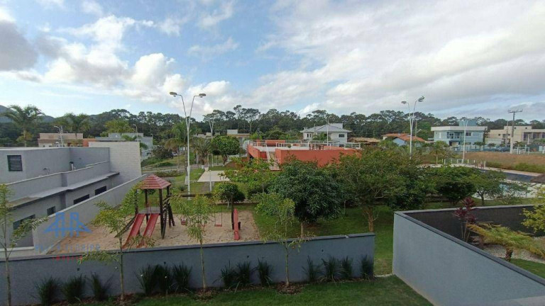 Imagem Casa com 3 Quartos à Venda, 272 m² em São João Do Rio Vermelho - Florianópolis Imagem Casa com 3 Quartos à Venda, 272 m² em São João Do Rio Vermelho - Florianópolis