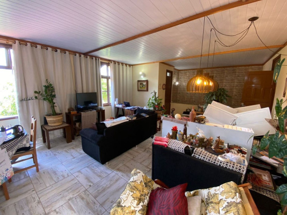 Imagem Imóvel com 12 Quartos à Venda, 320 m² em Artistas - Teresópolis Imagem Imóvel com 12 Quartos à Venda, 320 m² em Artistas - Teresópolis