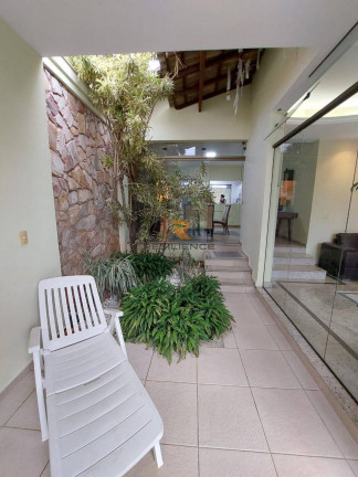 Imagem Casa com 4 Quartos à Venda, 375 m² em Názia I - Vespasiano