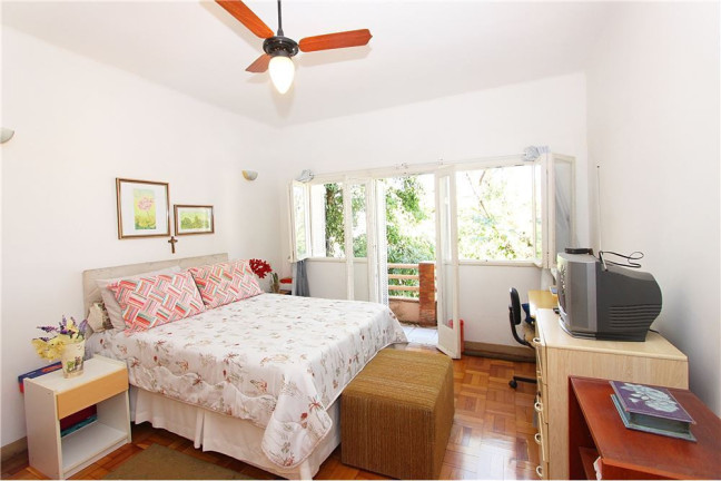 Imagem Imóvel com 2 Quartos à Venda,  em Petrópolis - Porto Alegre