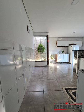 Imagem Casa com 3 Quartos à Venda, 319 m² em Jardim Ariana - Leme
