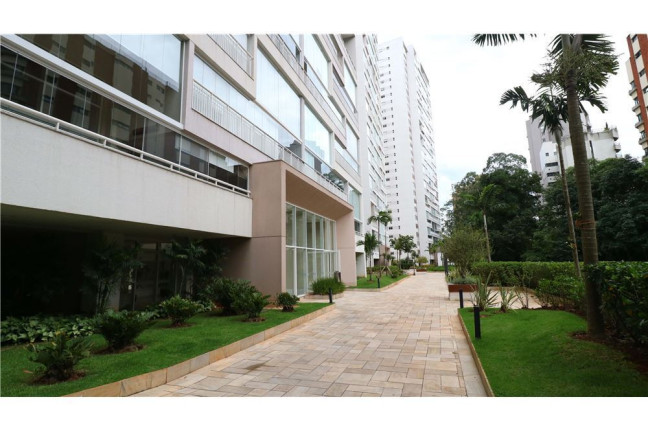 Imagem Imóvel com 4 Quartos à Venda, em Vila Andrade - São Paulo Imagem Imóvel com 4 Quartos à Venda, em Vila Andrade - São Paulo