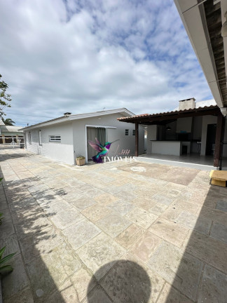 Imagem Casa com 3 Quartos à Venda, 360 m² em Centro - Tramandaí