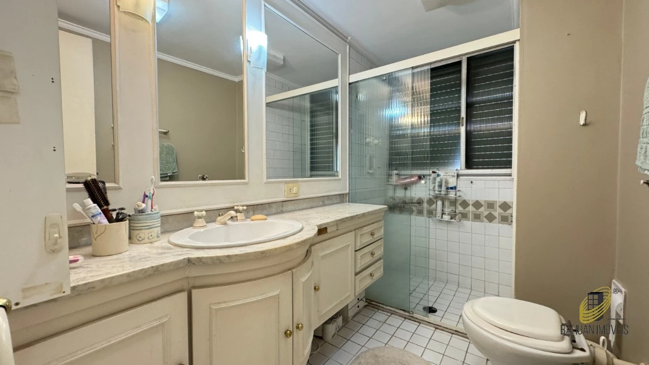 Imagem Imóvel com 4 Quartos à Venda, 300 m² em Vila Suzana - São Paulo Imagem Imóvel com 4 Quartos à Venda, 300 m² em Vila Suzana - São Paulo
