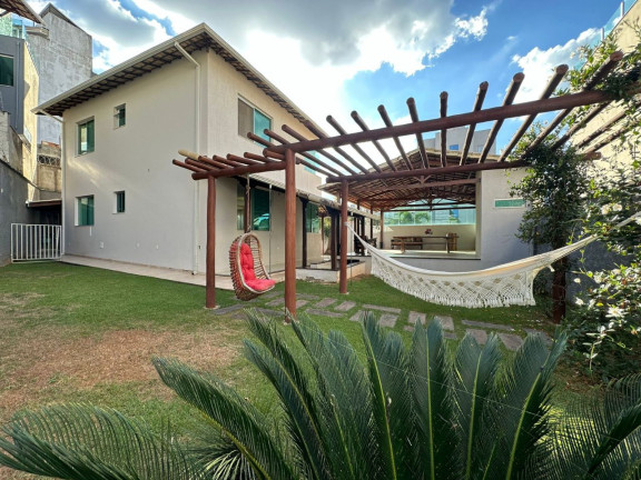 Imagem Casa com 4 Quartos à Venda, 372 m² em Cabral - Contagem Imagem Casa com 4 Quartos à Venda, 372 m² em Cabral - Contagem