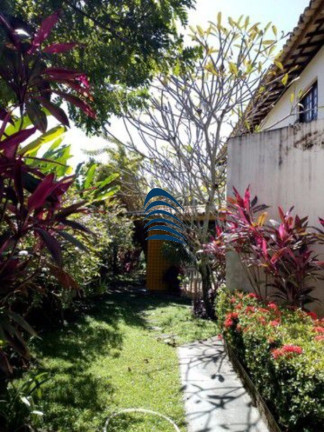 Imagem Casa com 4 Quartos à Venda, 340 m² em Busca Vida - Camaçari