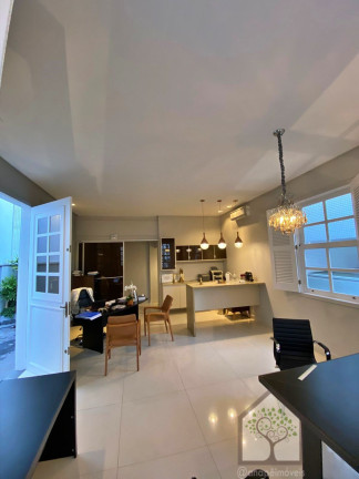Imagem Casa com 3 Quartos à Venda, 100 m² em Centro - Florianópolis Imagem Casa com 3 Quartos à Venda, 100 m² em Centro - Florianópolis