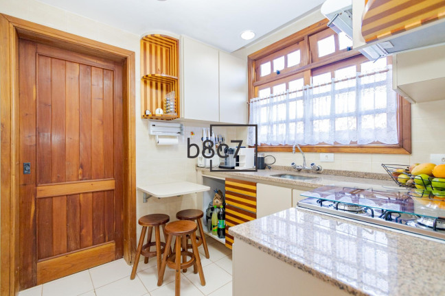 Imagem Casa com 3 Quartos à Venda, 129 m² em Santo Inácio - Curitiba Imagem Casa com 3 Quartos à Venda, 129 m² em Santo Inácio - Curitiba