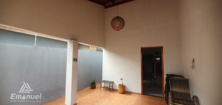Imagem Casa com 2 Quartos à Venda, 144 m² em Monte Castelo - Campo Grande