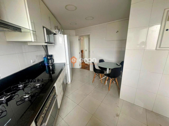 Imagem Apartamento com 3 Quartos à Venda, 122 m²