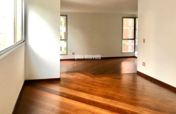 Imagem Apartamento com 3 Quartos para Alugar, 195 m² em Real Parque - São Paulo Imagem Apartamento com 3 Quartos para Alugar, 195 m² em Real Parque - São Paulo