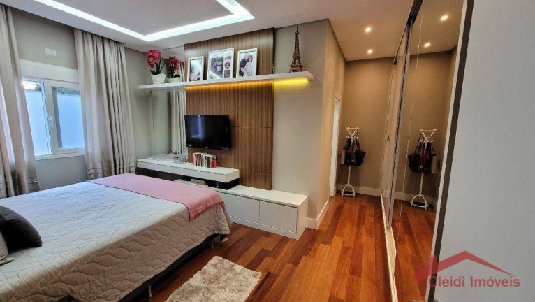 Imagem Casa com 3 Quartos à Venda, 220 m² em Floresta - Joinville Imagem Casa com 3 Quartos à Venda, 220 m² em Floresta - Joinville