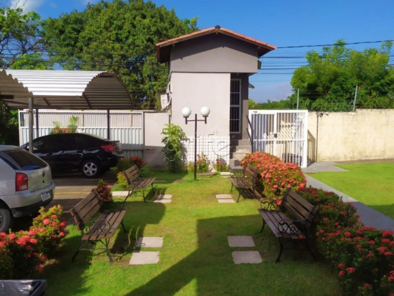 Imagem Apartamento com 2 Quartos à Venda,  em Itaperi - Fortaleza
