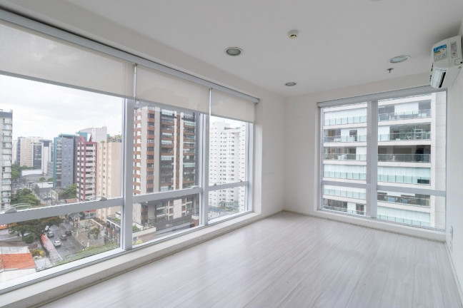 Sala Comercial à Venda, 64 m² em Indianópolis - São Paulo