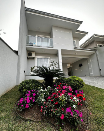 Imagem Casa com 3 Quartos à Venda, em Glória - Joinville Imagem Casa com 3 Quartos à Venda, em Glória - Joinville
