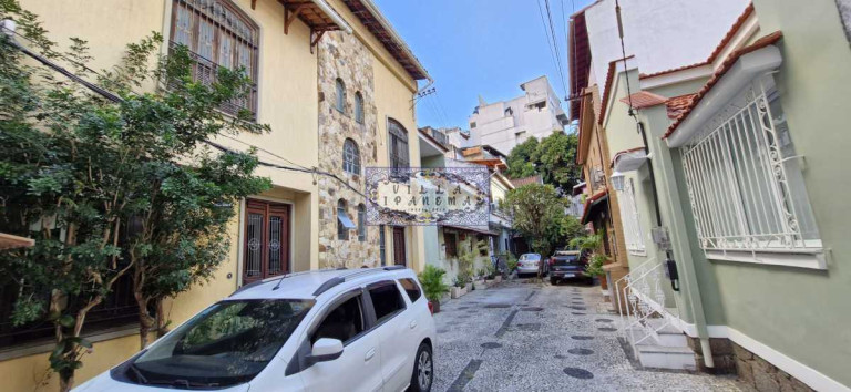 Casa de Vila com 6 Quartos à Venda, 300 m² em Tijuca - Rio De Janeiro