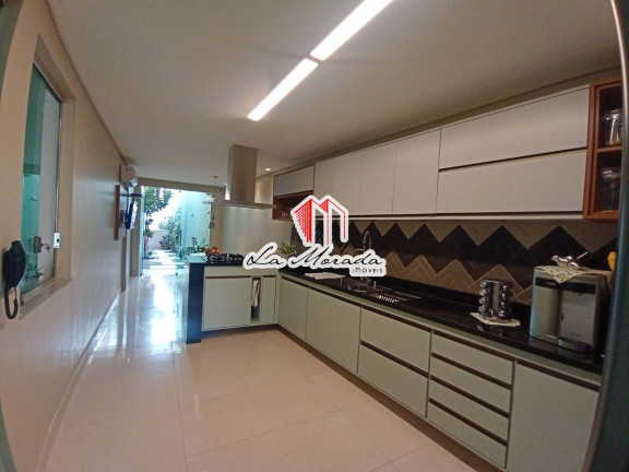 Imagem Casa com 3 Quartos à Venda, 600 m² em Adrianópolis - Manaus