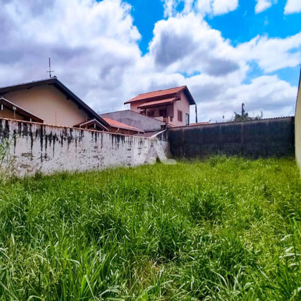 Terreno à Venda, 324 m² em Parque São Benedito - Pindamonhangaba