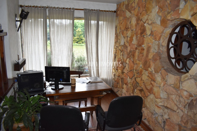 Imagem Casa com 6 Quartos à Venda, 2.111 m² em Região De Capivari - Campos Do Jordão