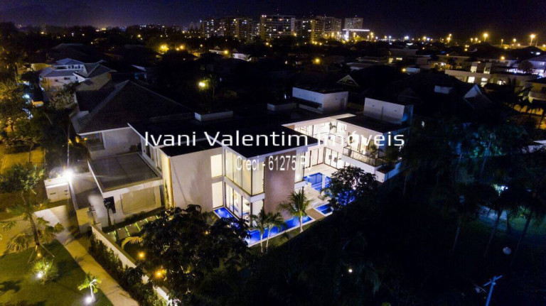 Imagem Casa de Condomínio com 5 Quartos à Venda, 906 m² em Barra Da Tijuca - Rio De Janeiro Imagem Casa de Condomínio com 5 Quartos à Venda, 906 m² em Barra Da Tijuca - Rio De Janeiro