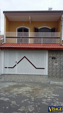Sobrado com 3 Quartos à Venda,  em Jd. St. Marina - Jacareí