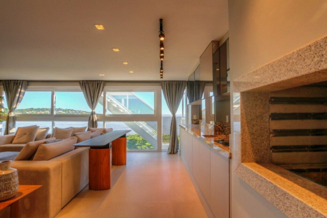Imagem Imóvel com 3 Quartos à Venda, 311 m² em Vila Assunção - Porto Alegre Imagem Imóvel com 3 Quartos à Venda, 311 m² em Vila Assunção - Porto Alegre