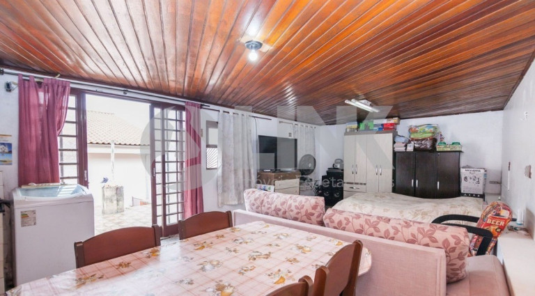 Imagem Casa com 3 Quartos à Venda, 198 m² em Jardim Itu - Porto Alegre Imagem Casa com 3 Quartos à Venda, 198 m² em Jardim Itu - Porto Alegre
