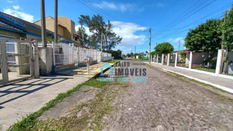 Imagem Casa com 4 Quartos à Venda, 156 m² em Nova Tramandaí - Tramandaí Imagem Casa com 4 Quartos à Venda, 156 m² em Nova Tramandaí - Tramandaí