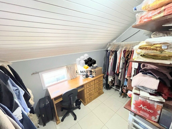 Imagem Casa com 4 Quartos à Venda, 132 m² em Ipanema - Porto Alegre